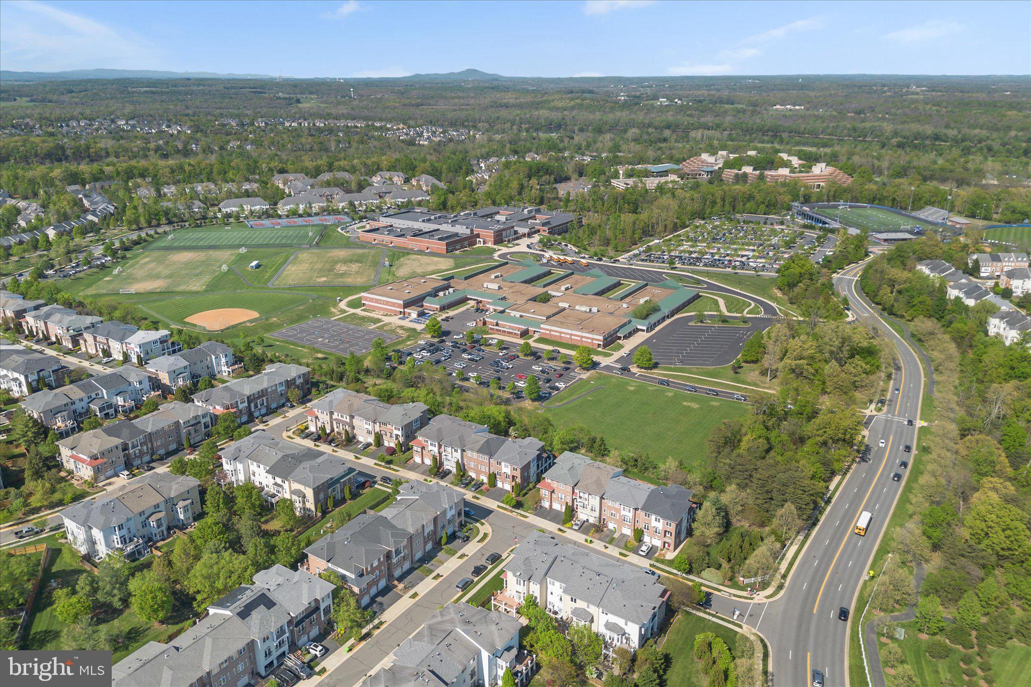 LANSDOWNE ON THE POTOMAC - Residential
