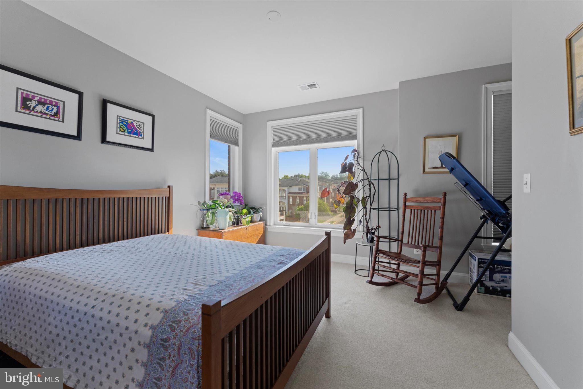 LANSDOWNE ON THE POTOMAC - Residential