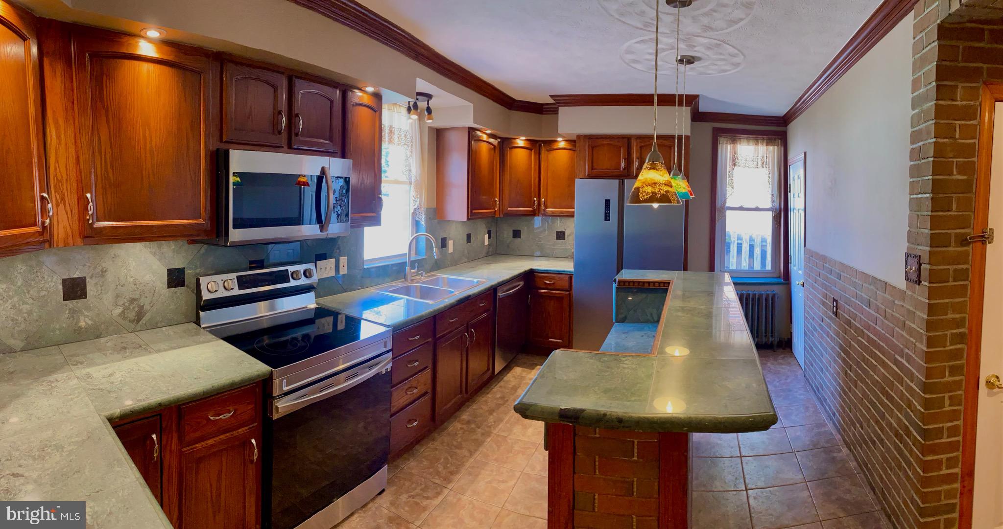 WEST LAWN - Residential Lease