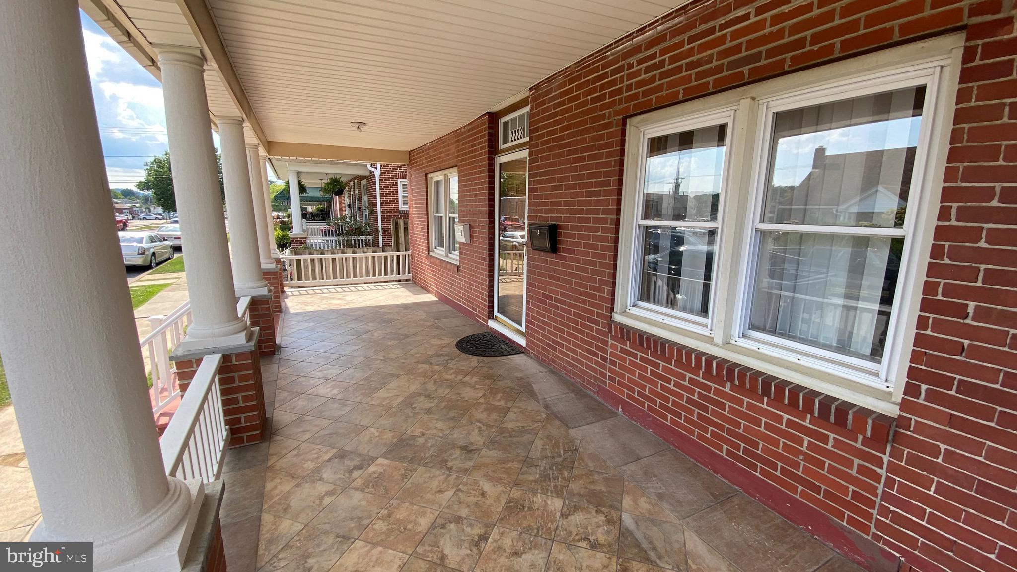 WEST LAWN - Residential Lease