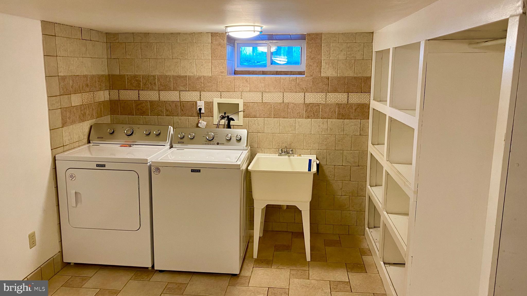 WEST LAWN - Residential Lease