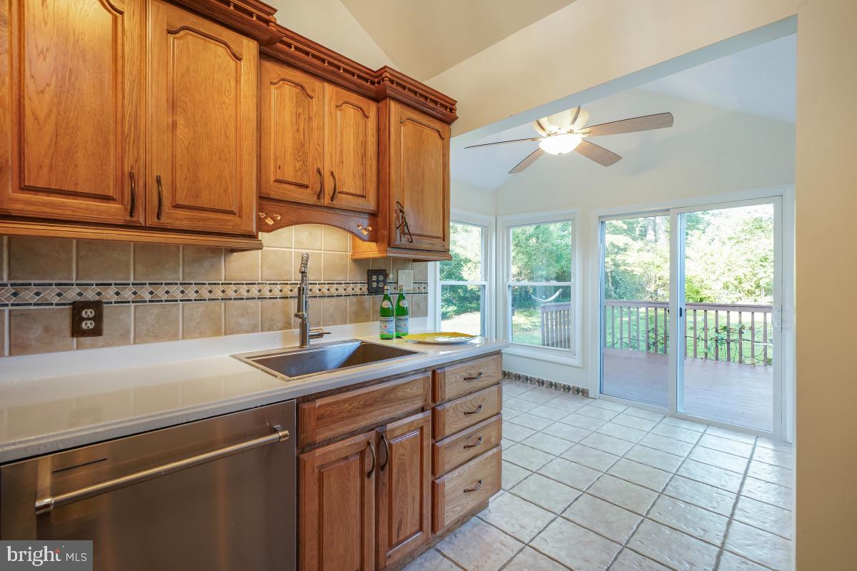 1224 SIMMONS DRIVE