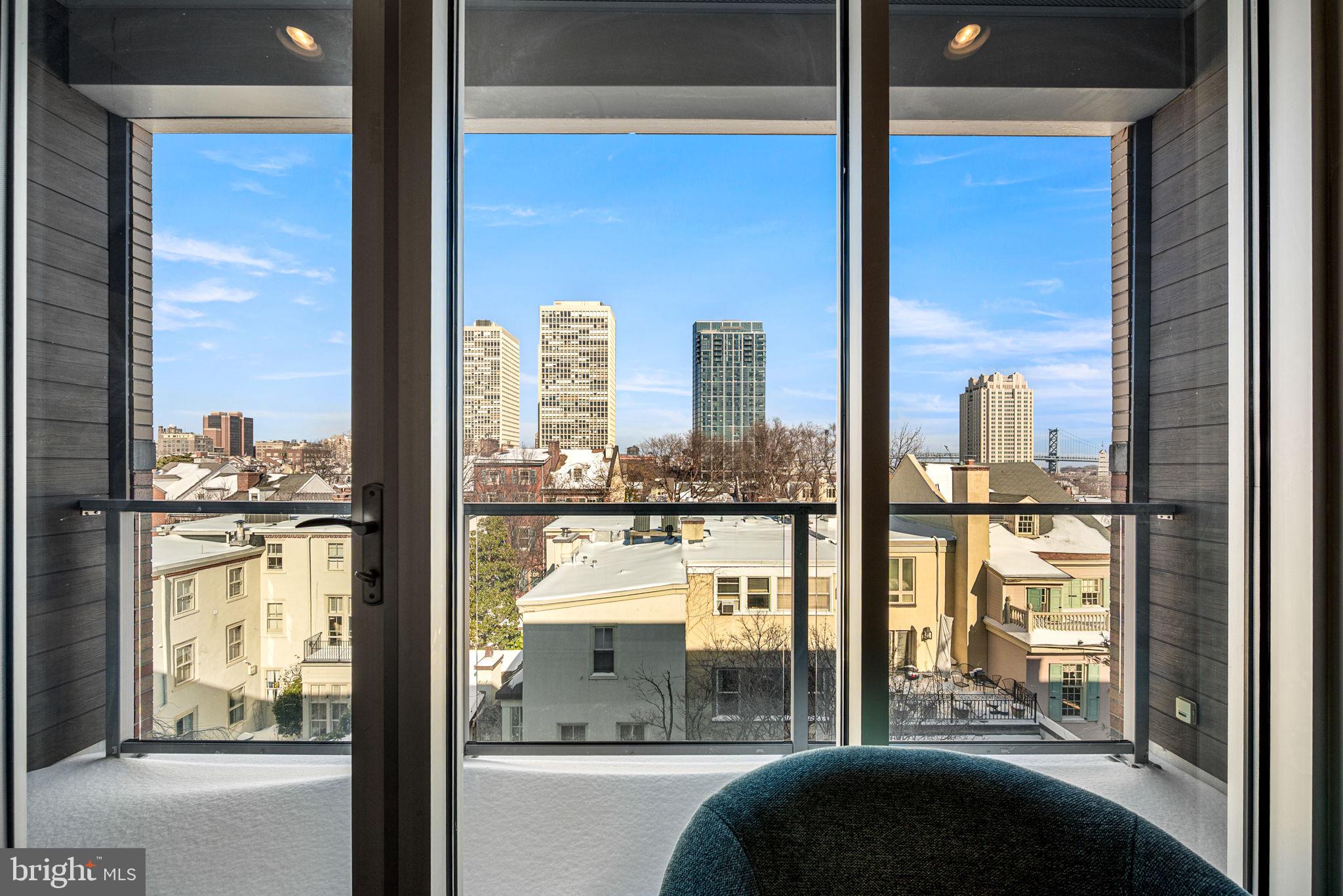 SOCIETY HILL - Residential