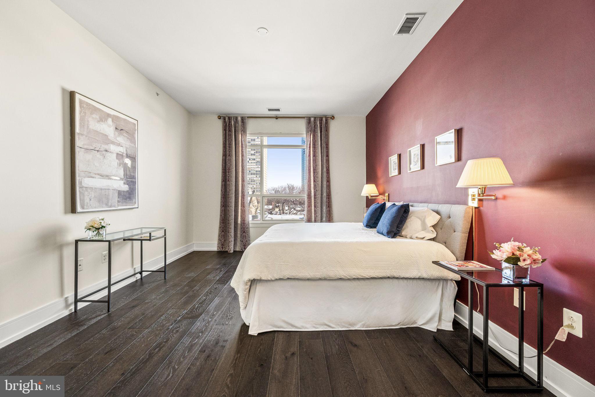 SOCIETY HILL - Residential