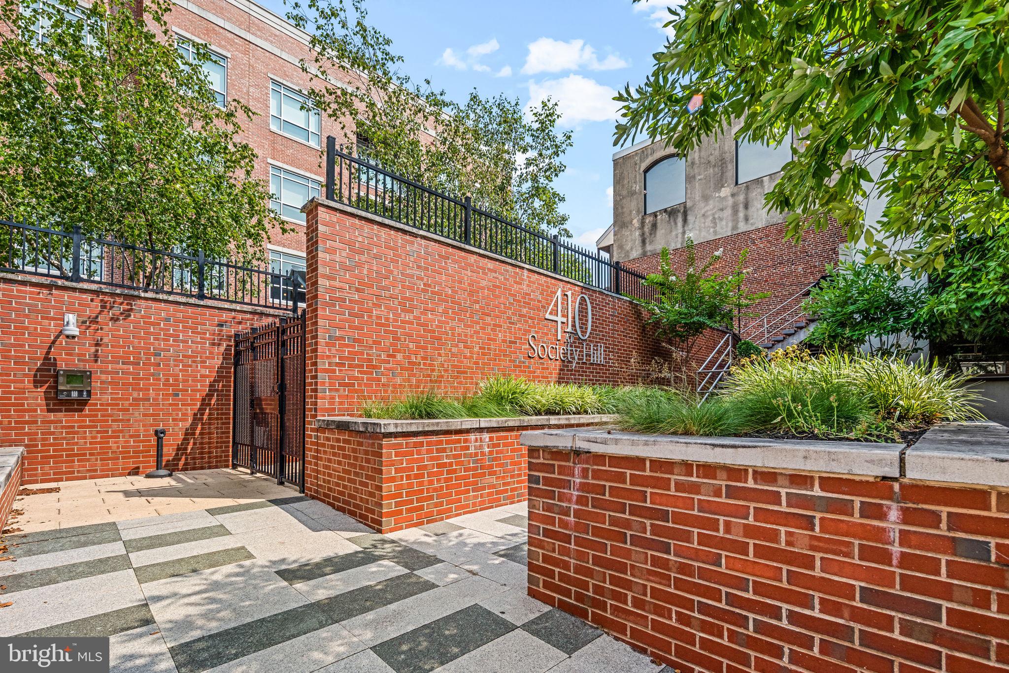 SOCIETY HILL - Residential