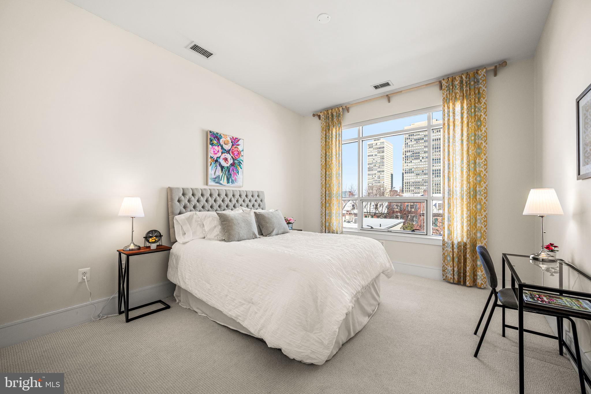 SOCIETY HILL - Residential