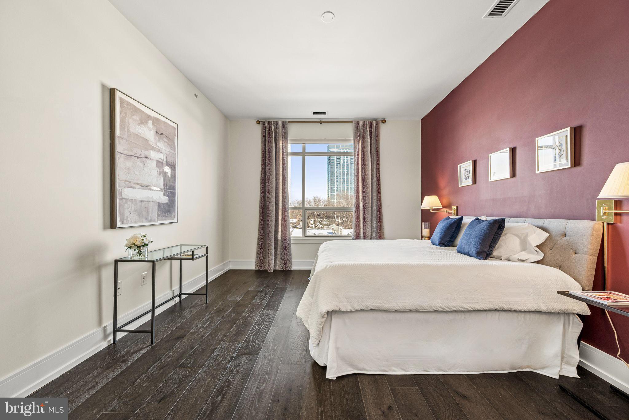 SOCIETY HILL - Residential