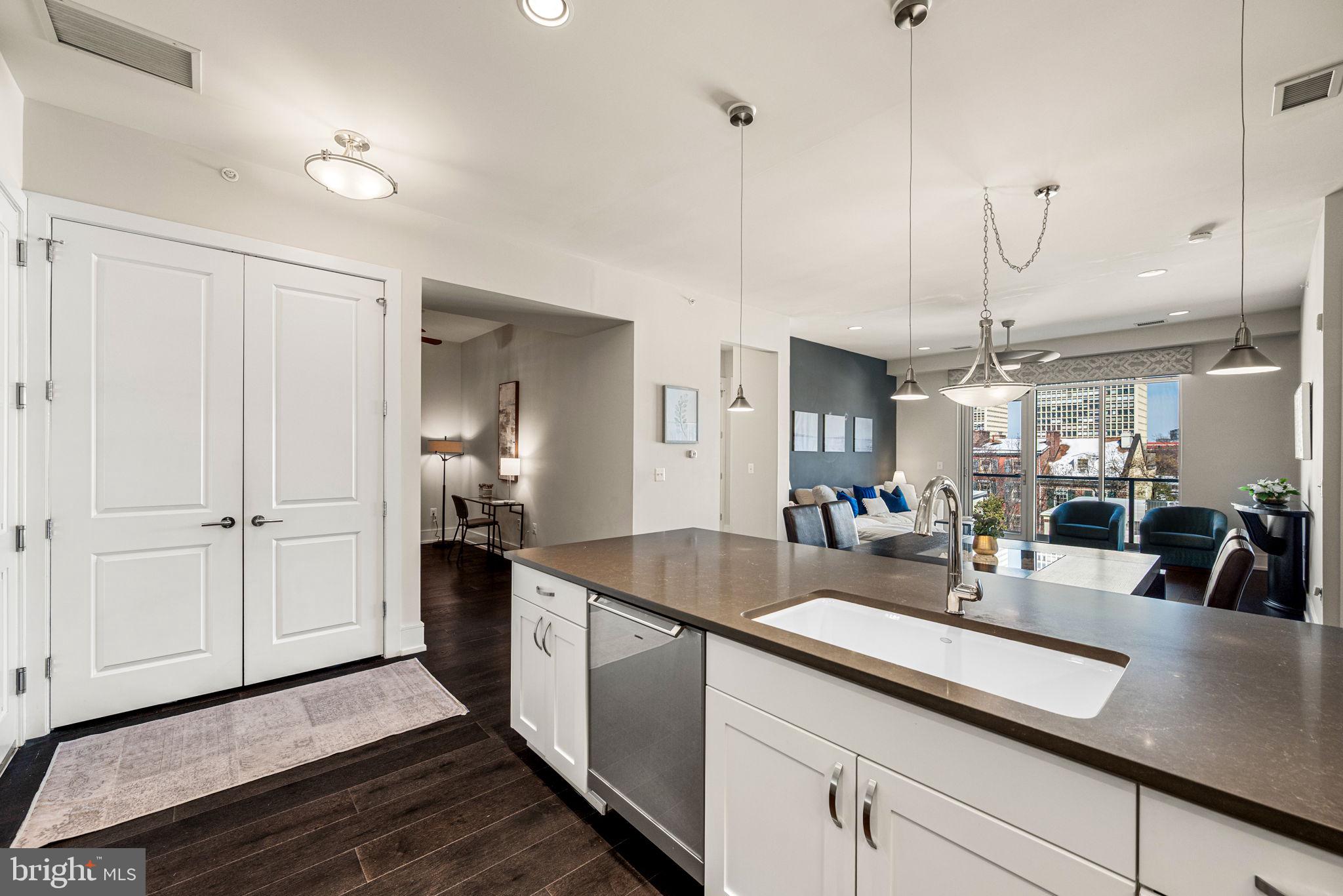 SOCIETY HILL - Residential