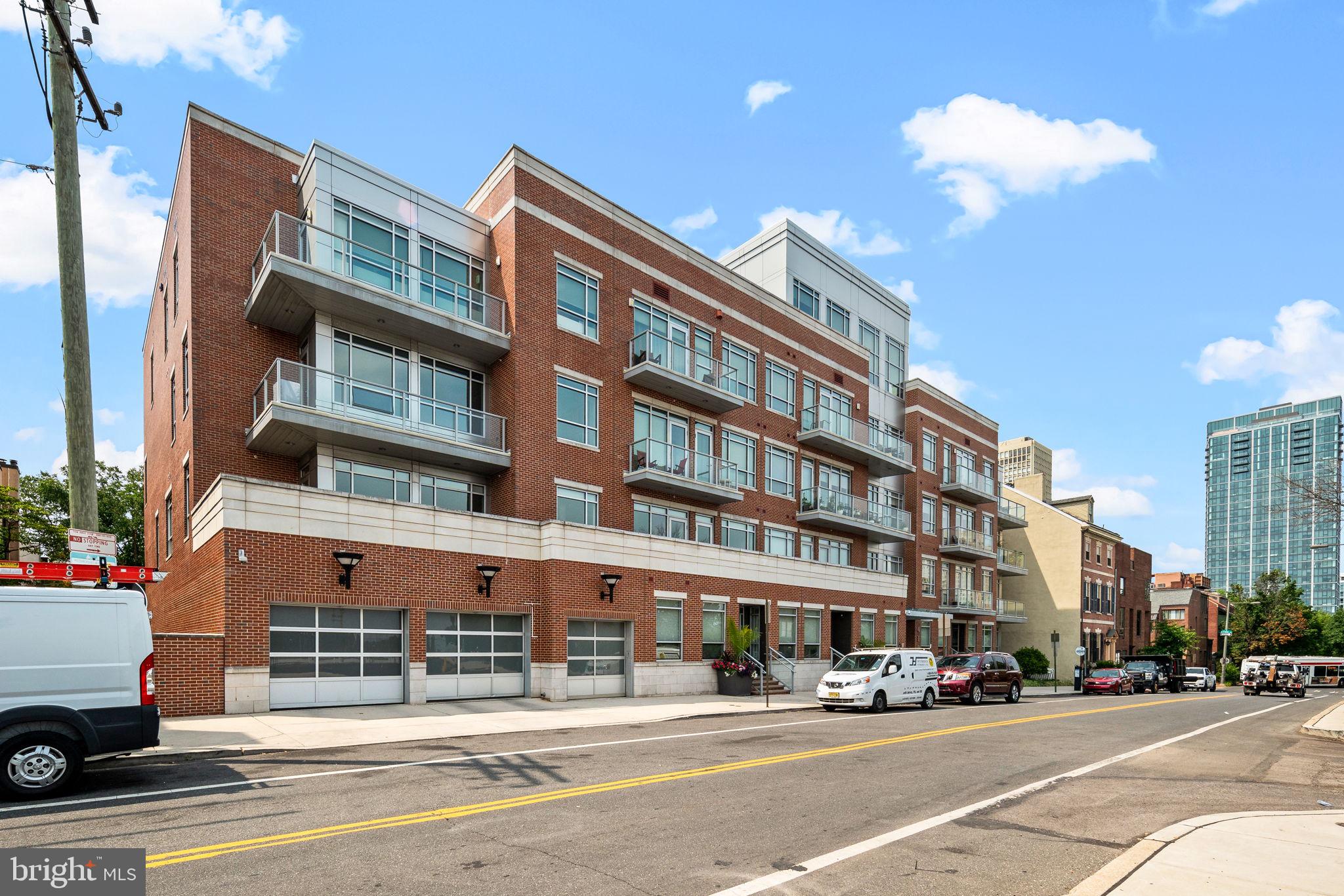 SOCIETY HILL - Residential