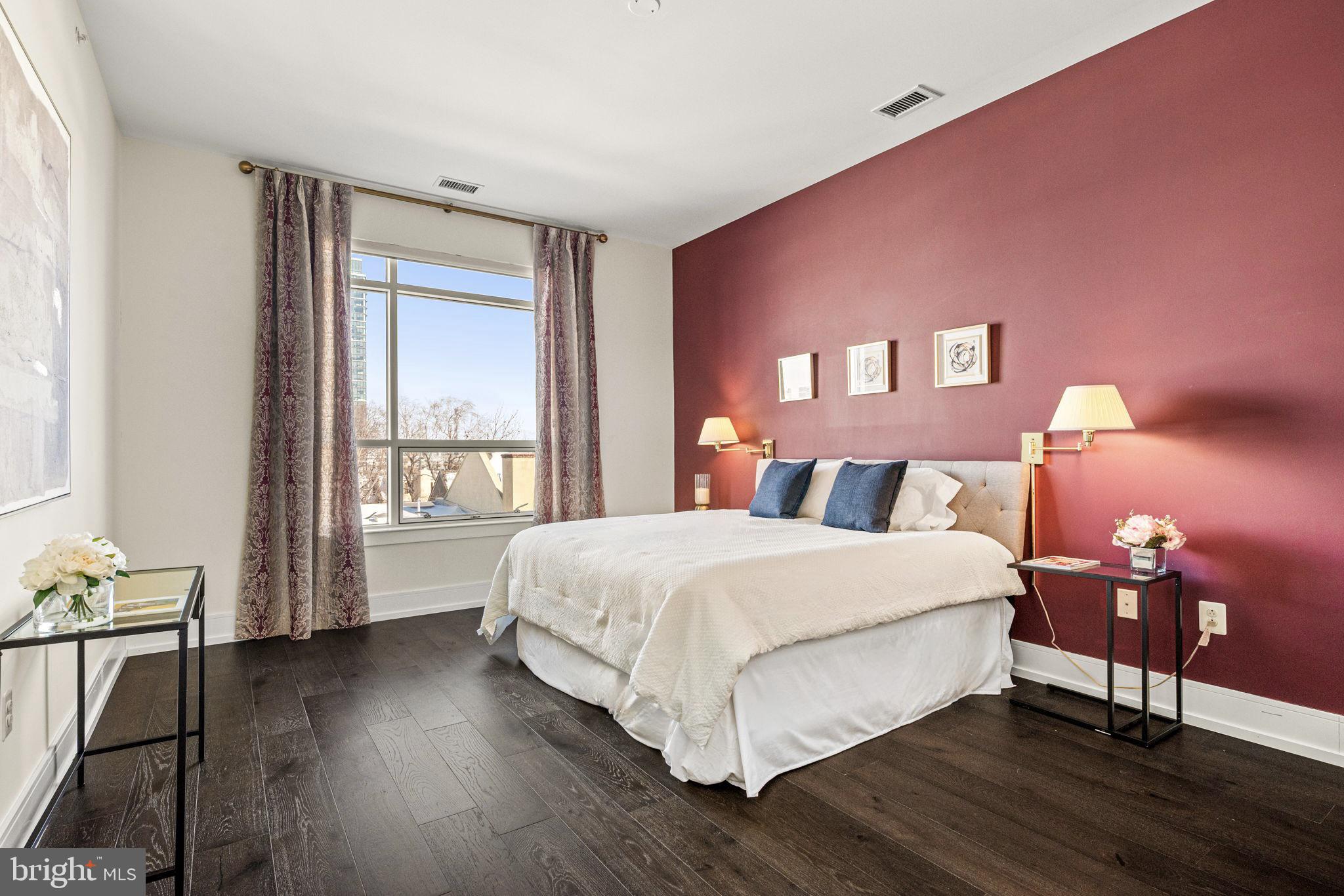 SOCIETY HILL - Residential