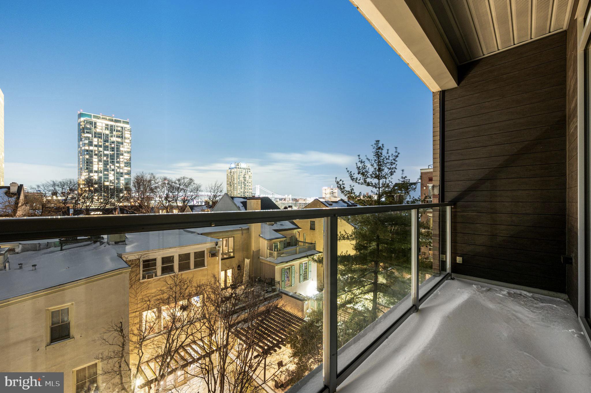 SOCIETY HILL - Residential