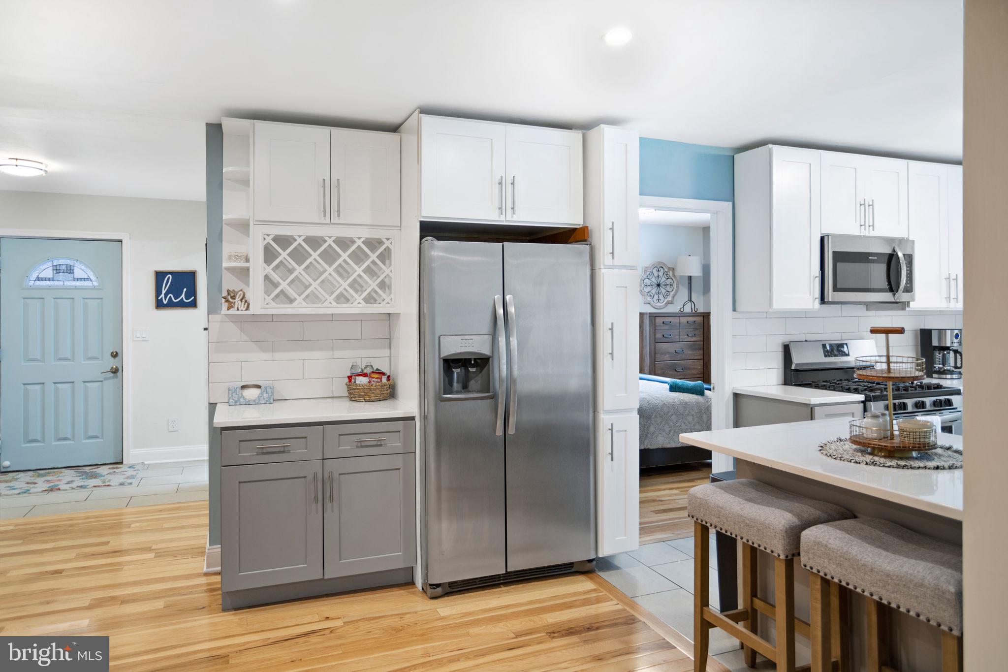 ARROWHEAD  LAKES - Residential