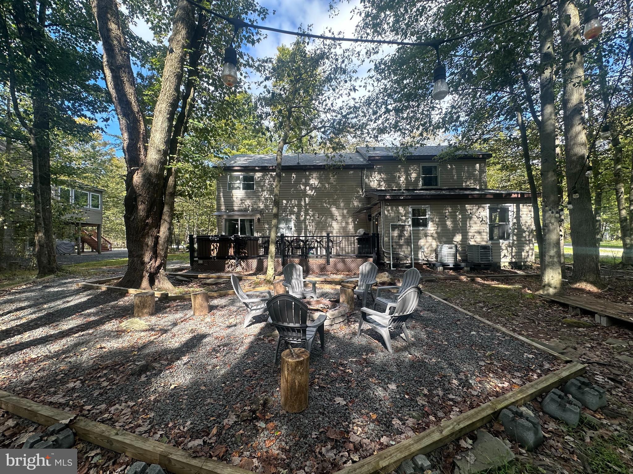 ARROWHEAD  LAKES - Residential