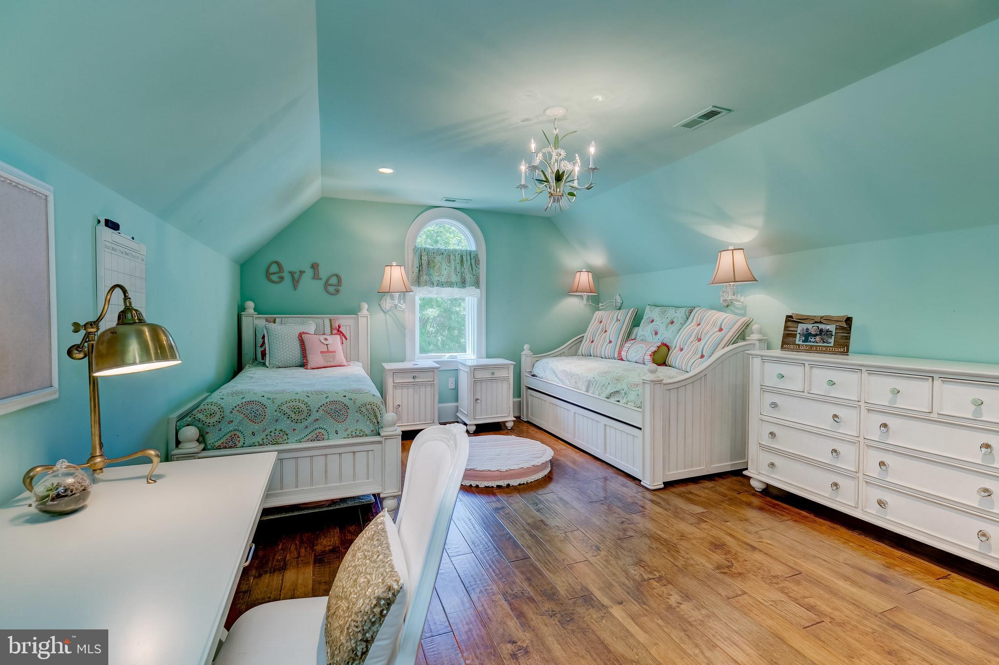 THE DOWNS - Residential