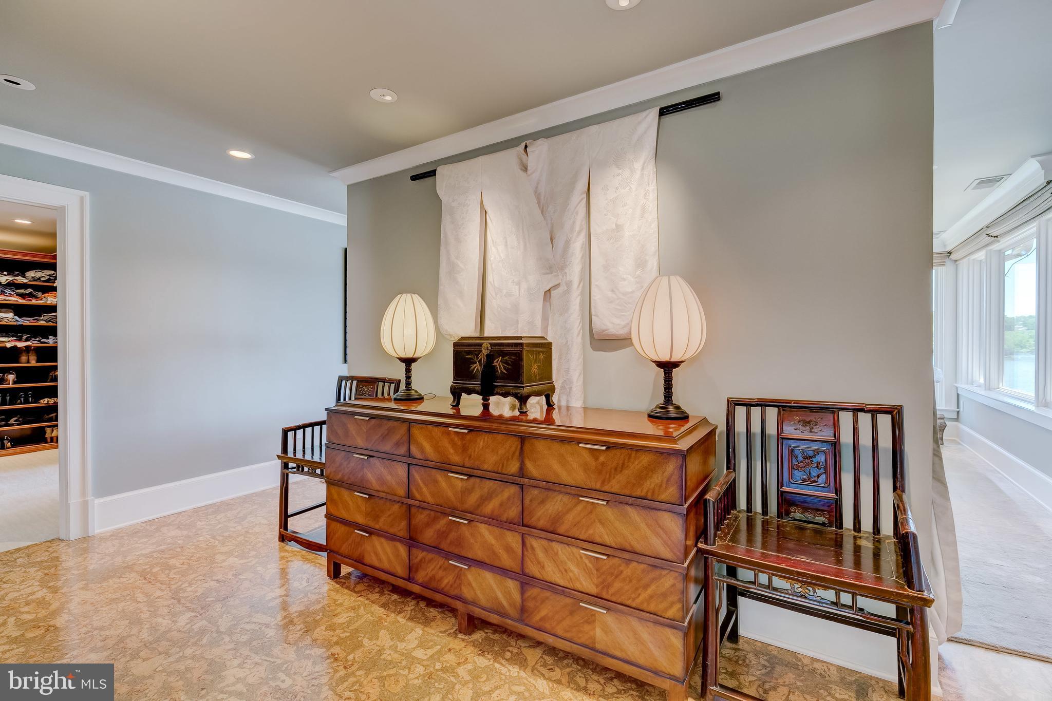 THE DOWNS - Residential