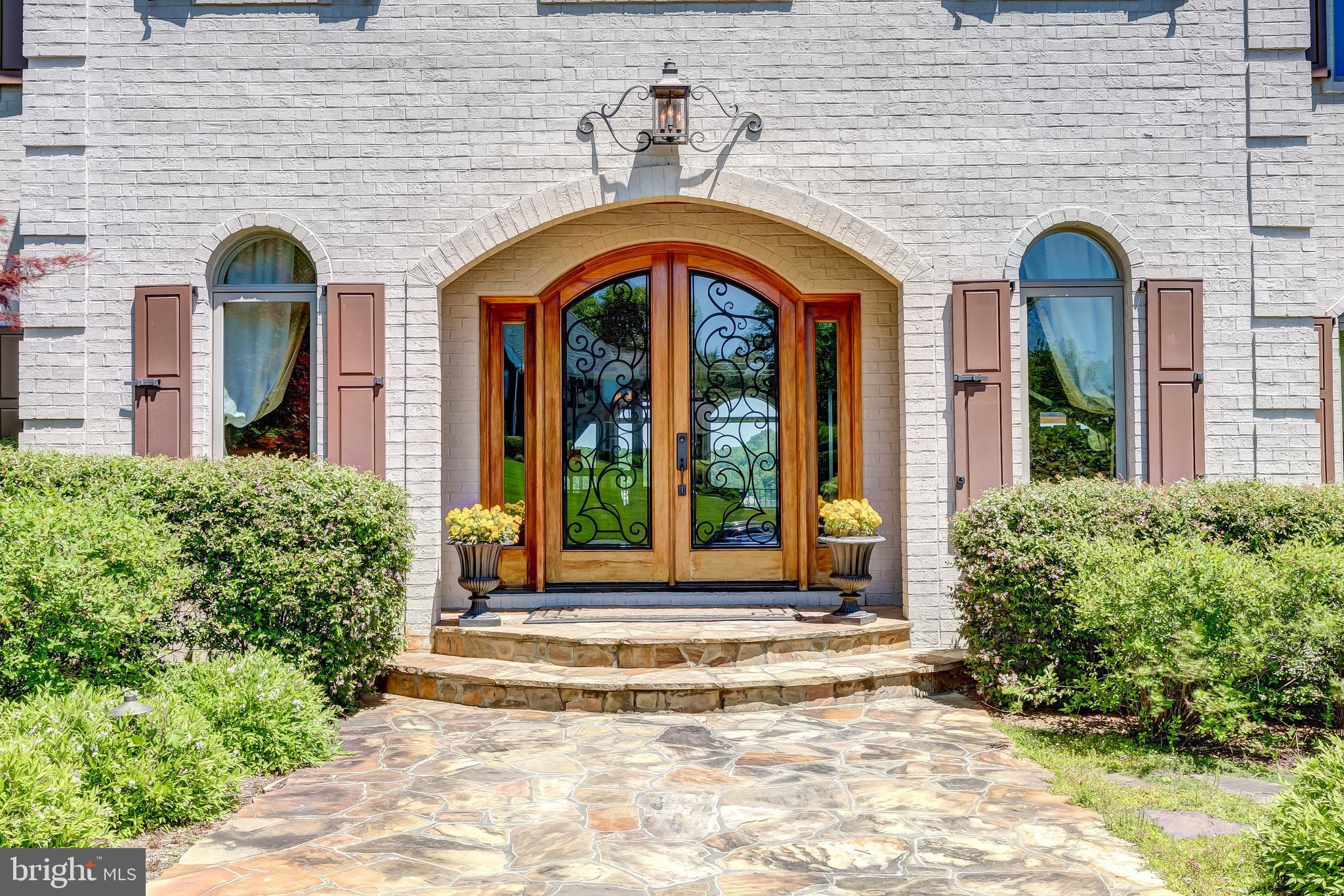 THE DOWNS - Residential