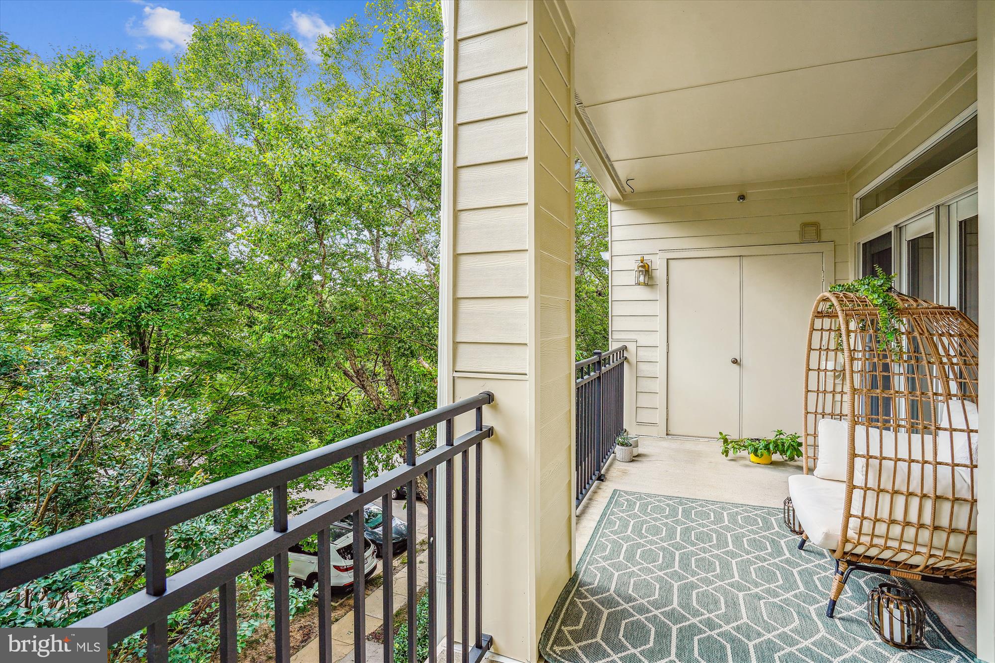 1334 GARDEN WALL CIRCLE 406