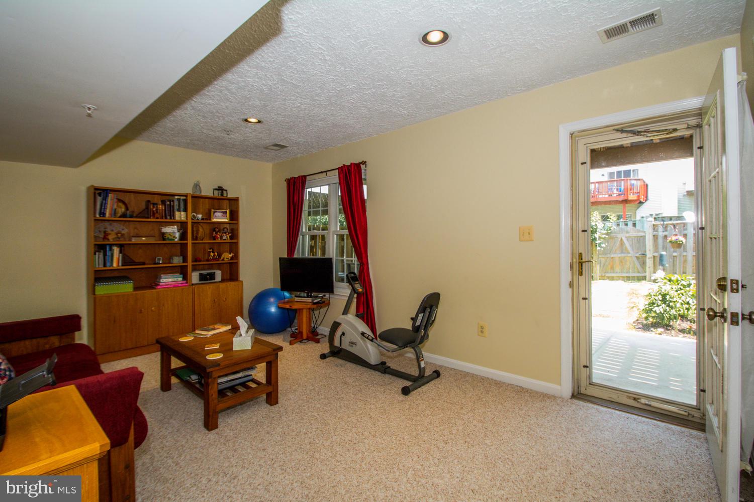 RUSSETT - Residential