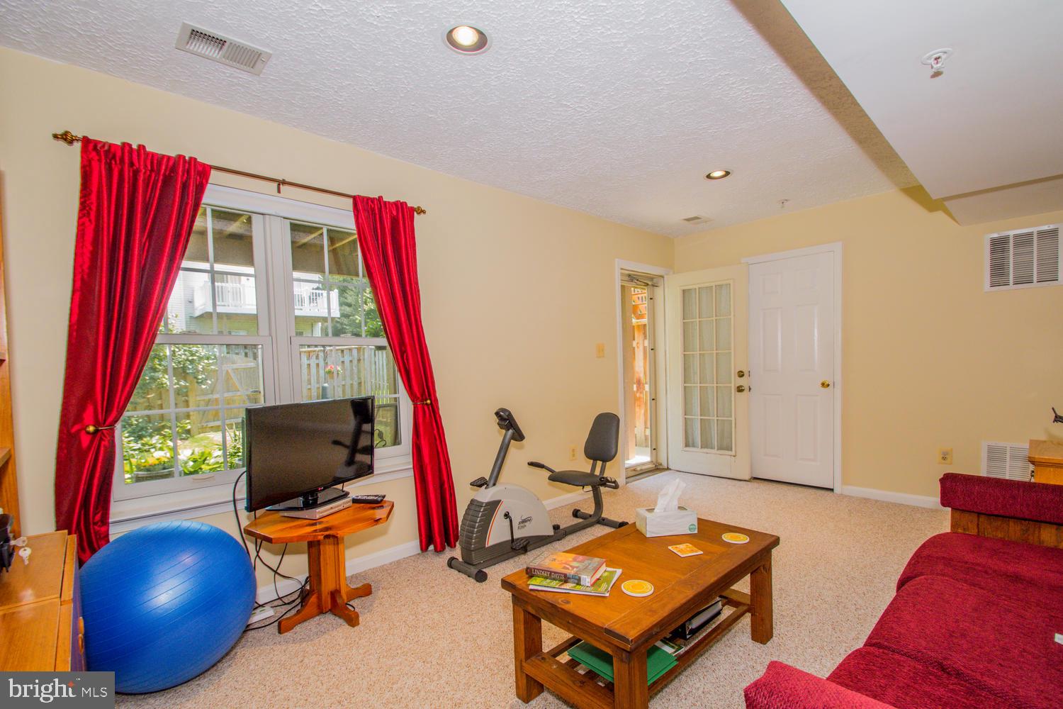 RUSSETT - Residential