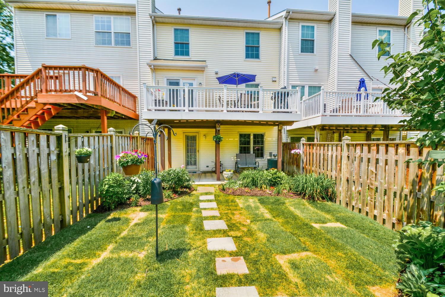 RUSSETT - Residential