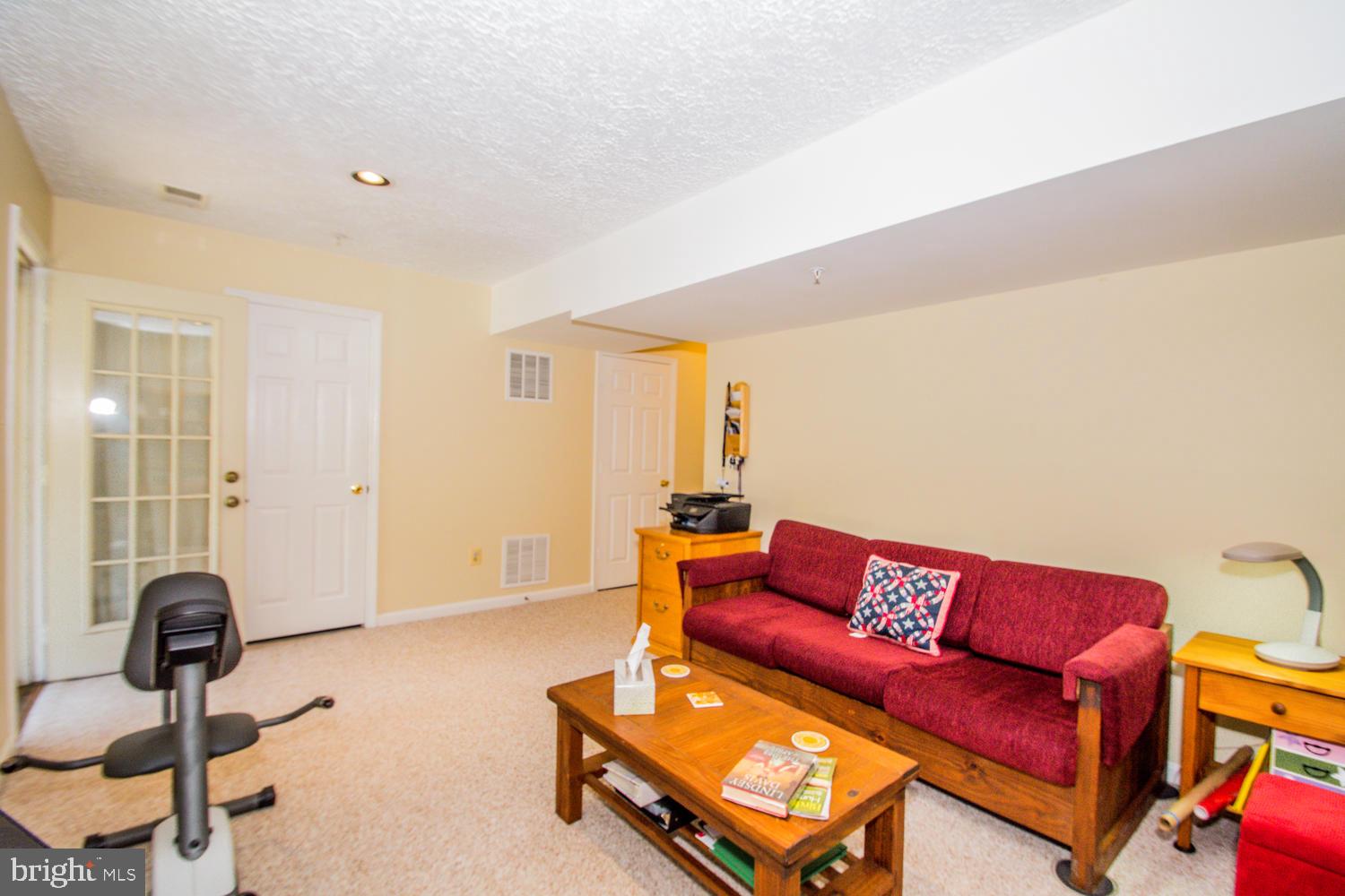 RUSSETT - Residential