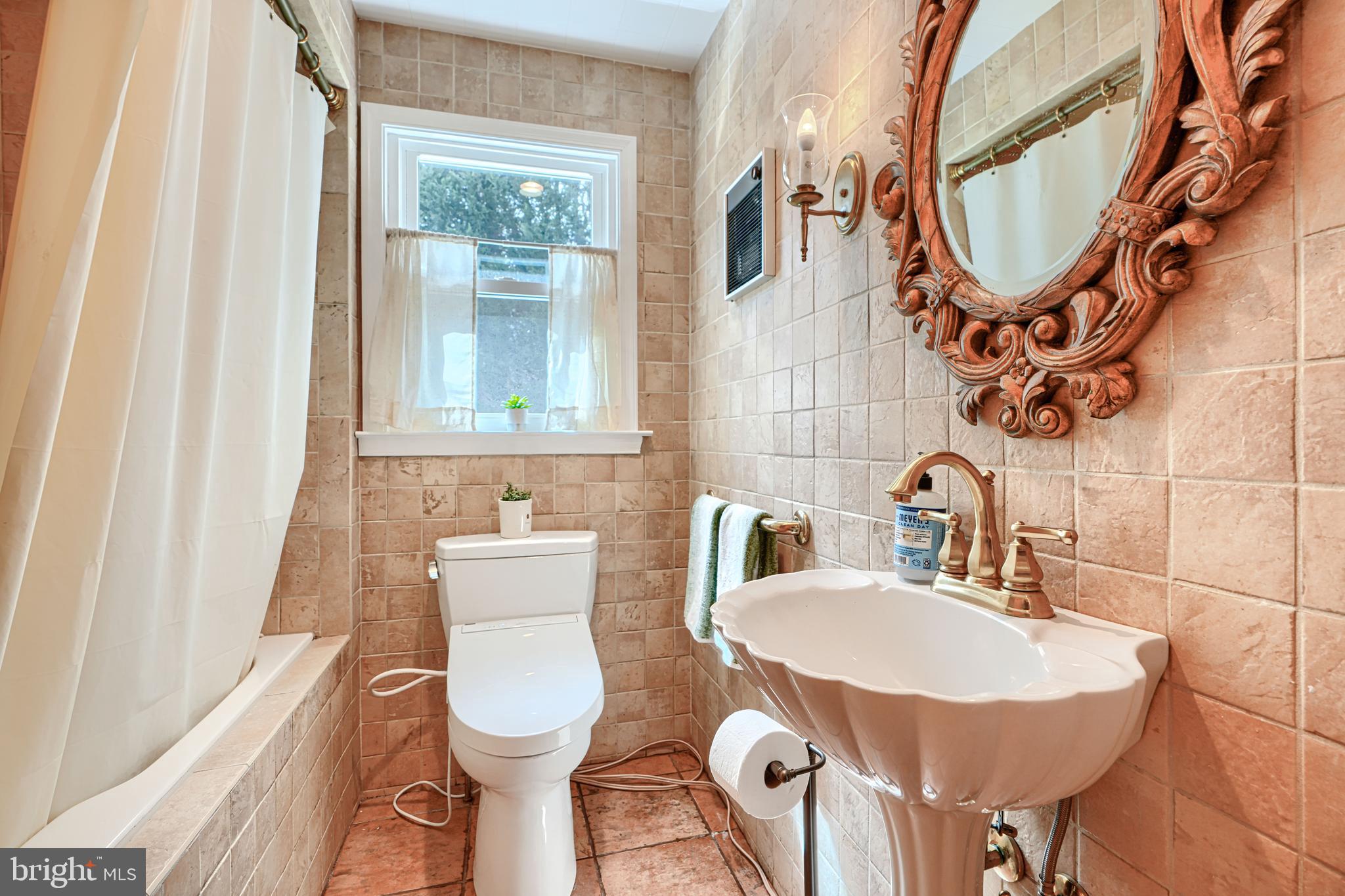 COLONIAL ACRES - Residential