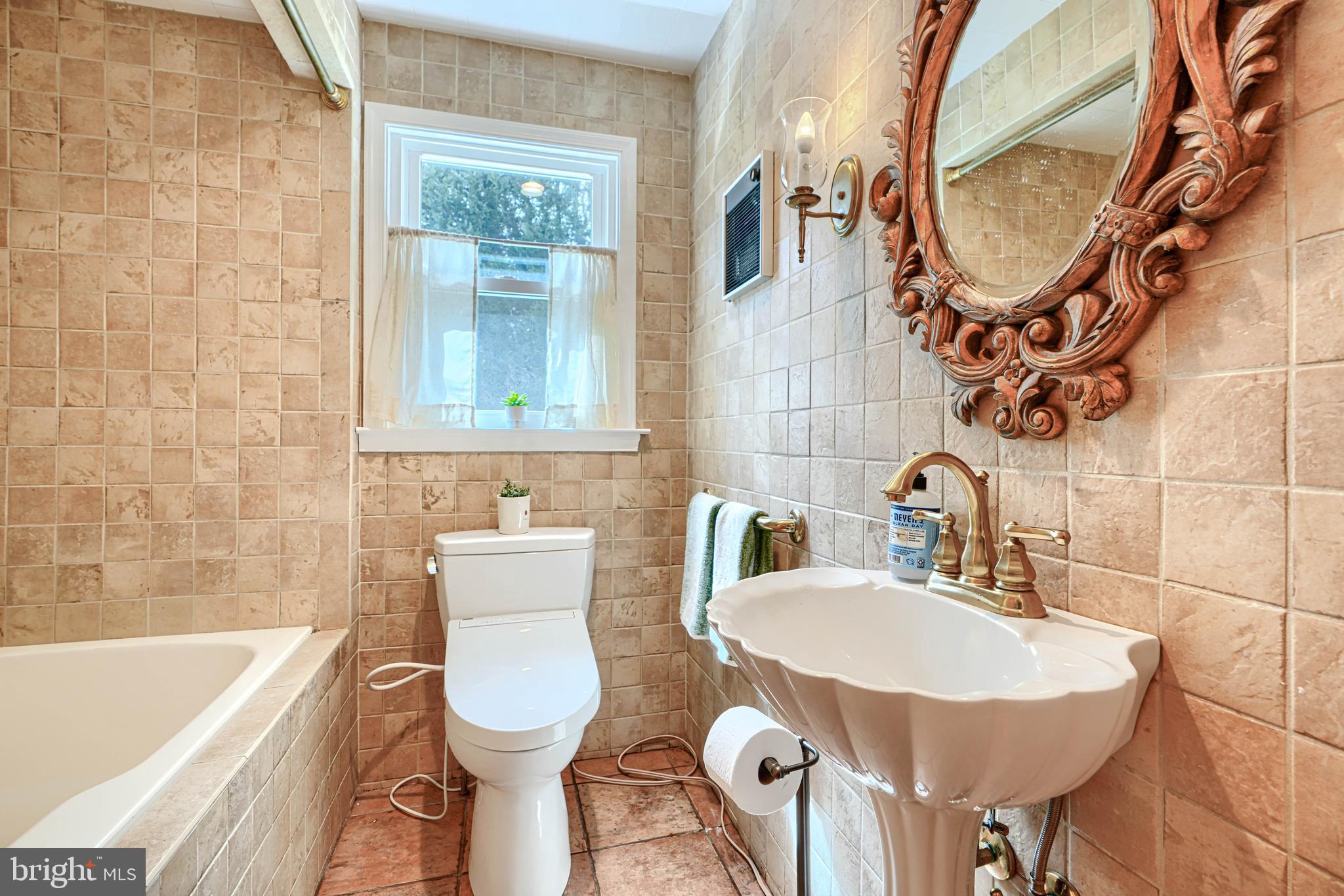 COLONIAL ACRES - Residential