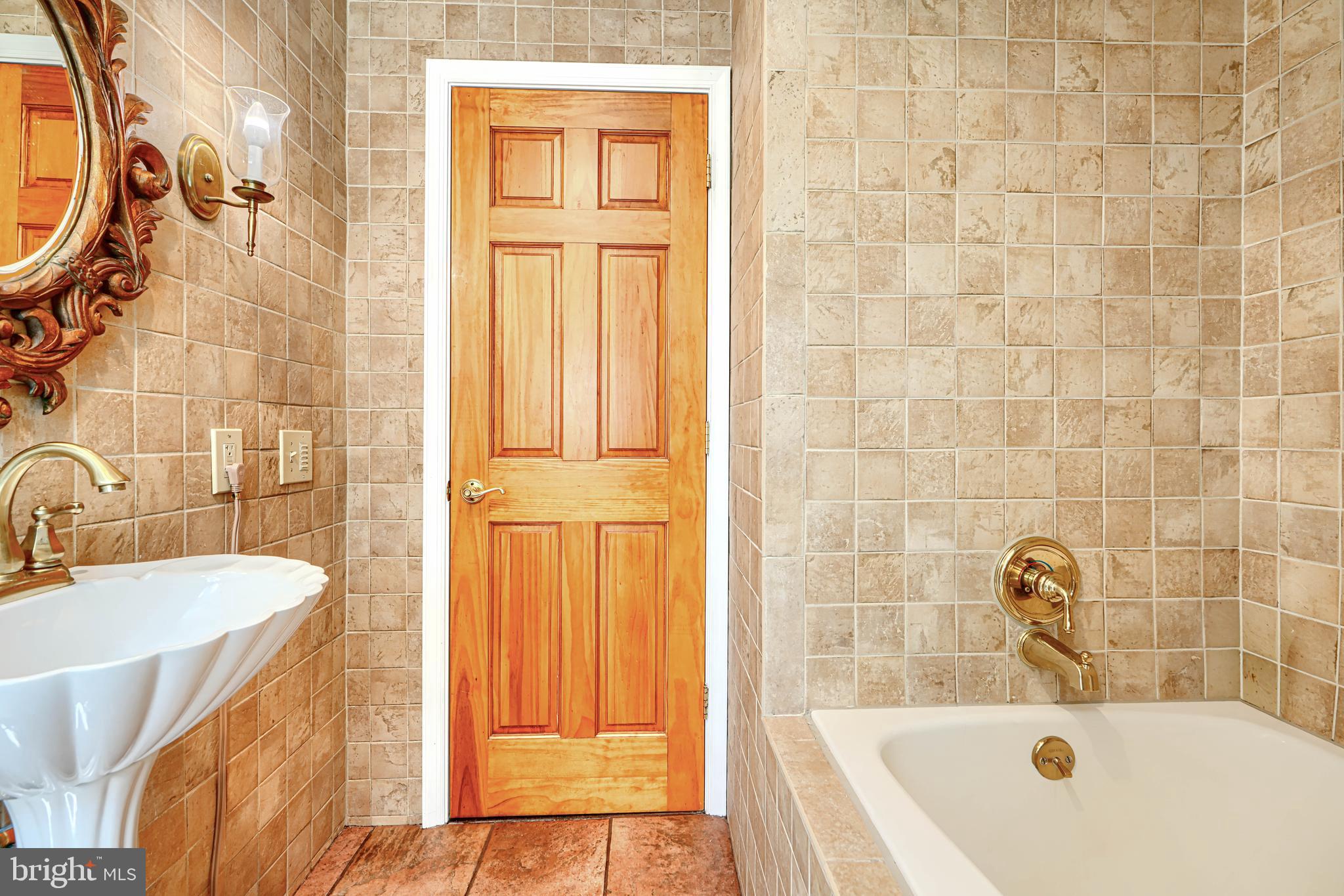 COLONIAL ACRES - Residential