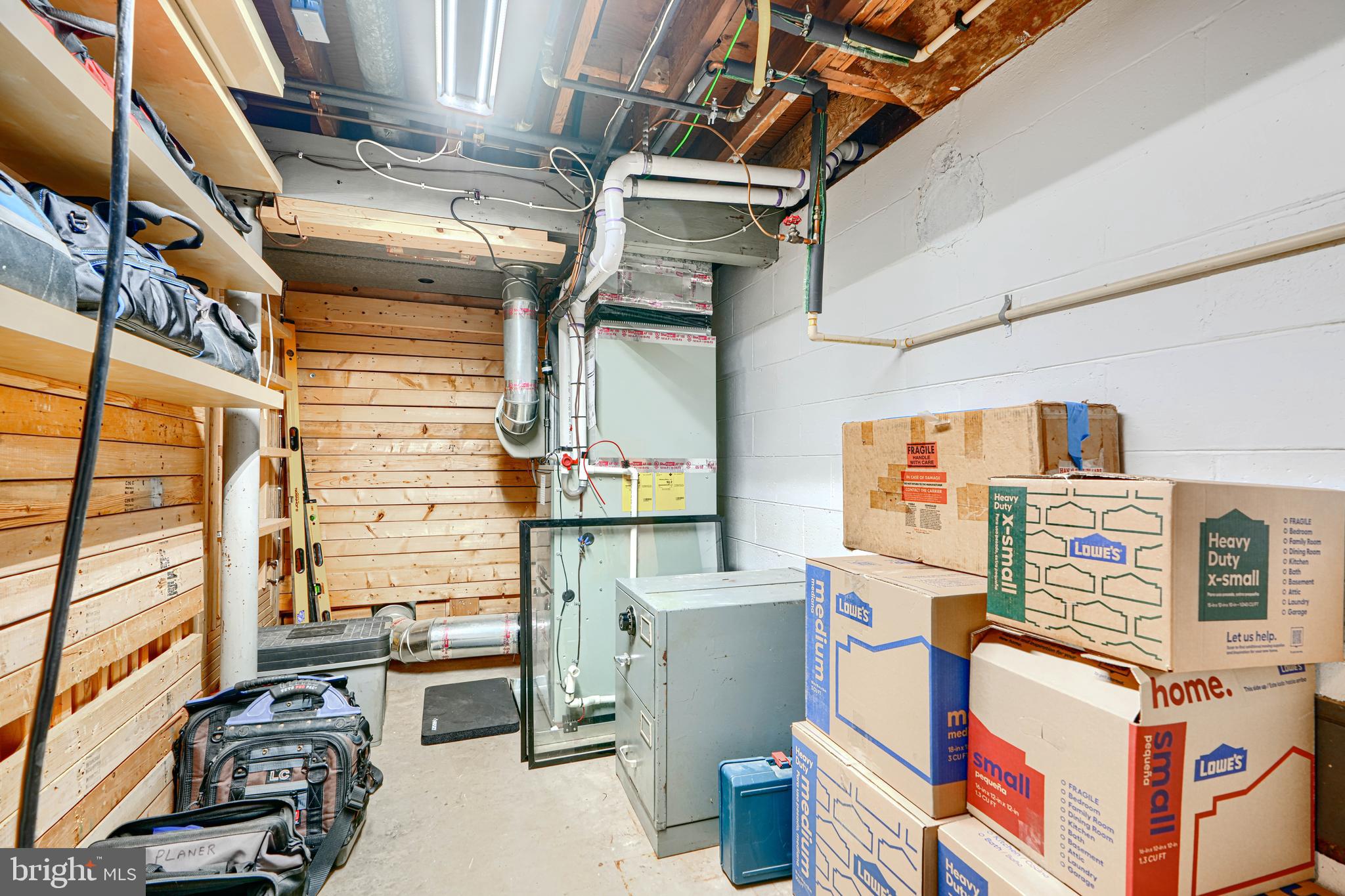 COLONIAL ACRES - Residential