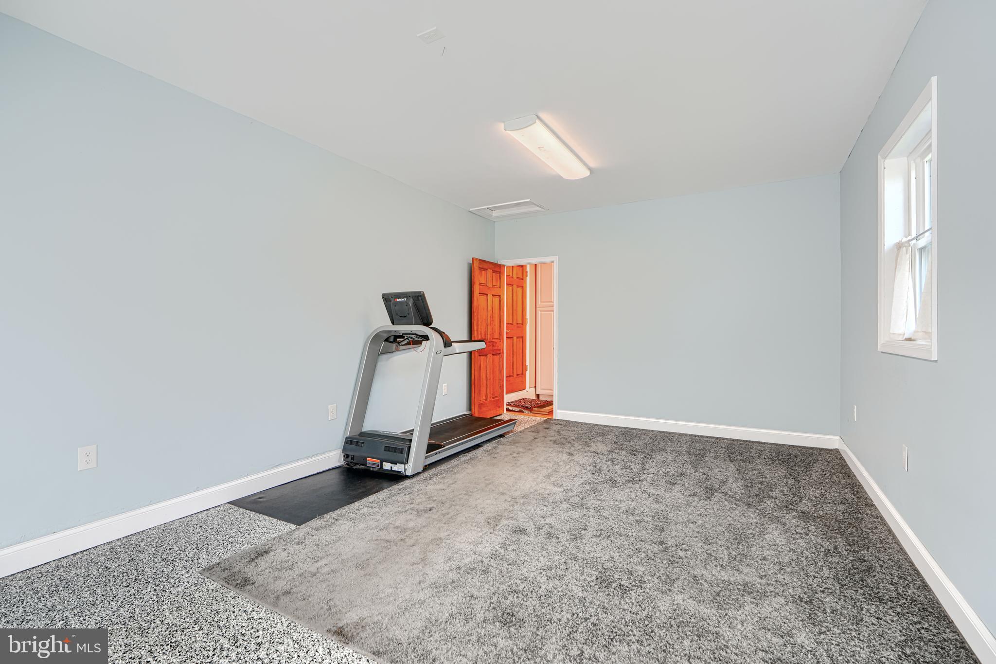 COLONIAL ACRES - Residential