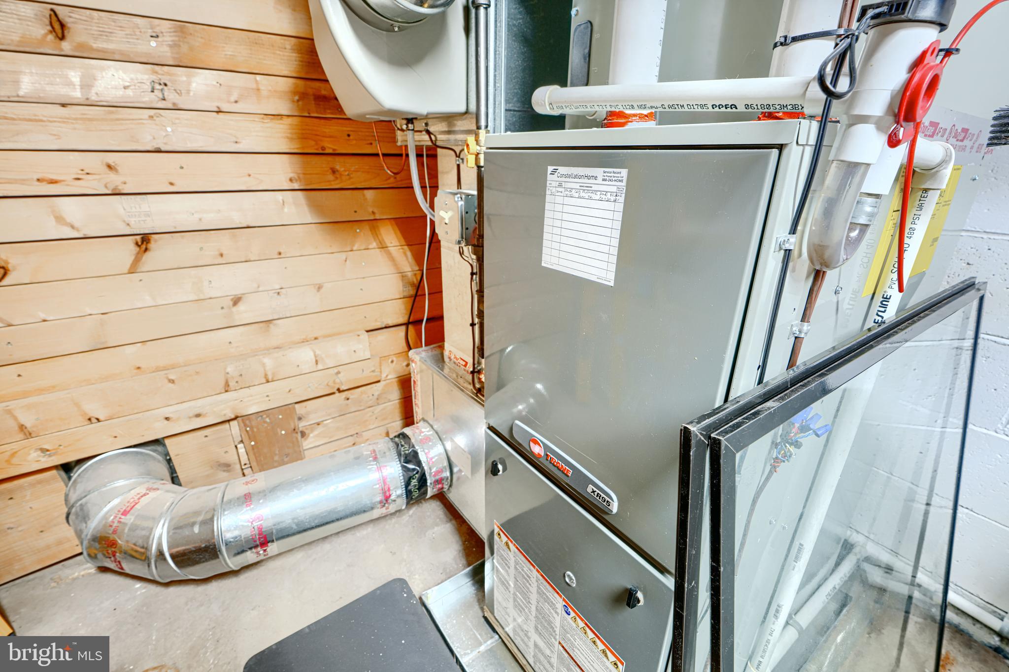 COLONIAL ACRES - Residential