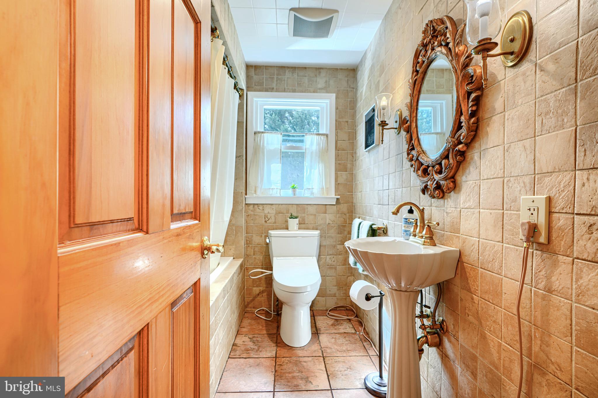 COLONIAL ACRES - Residential