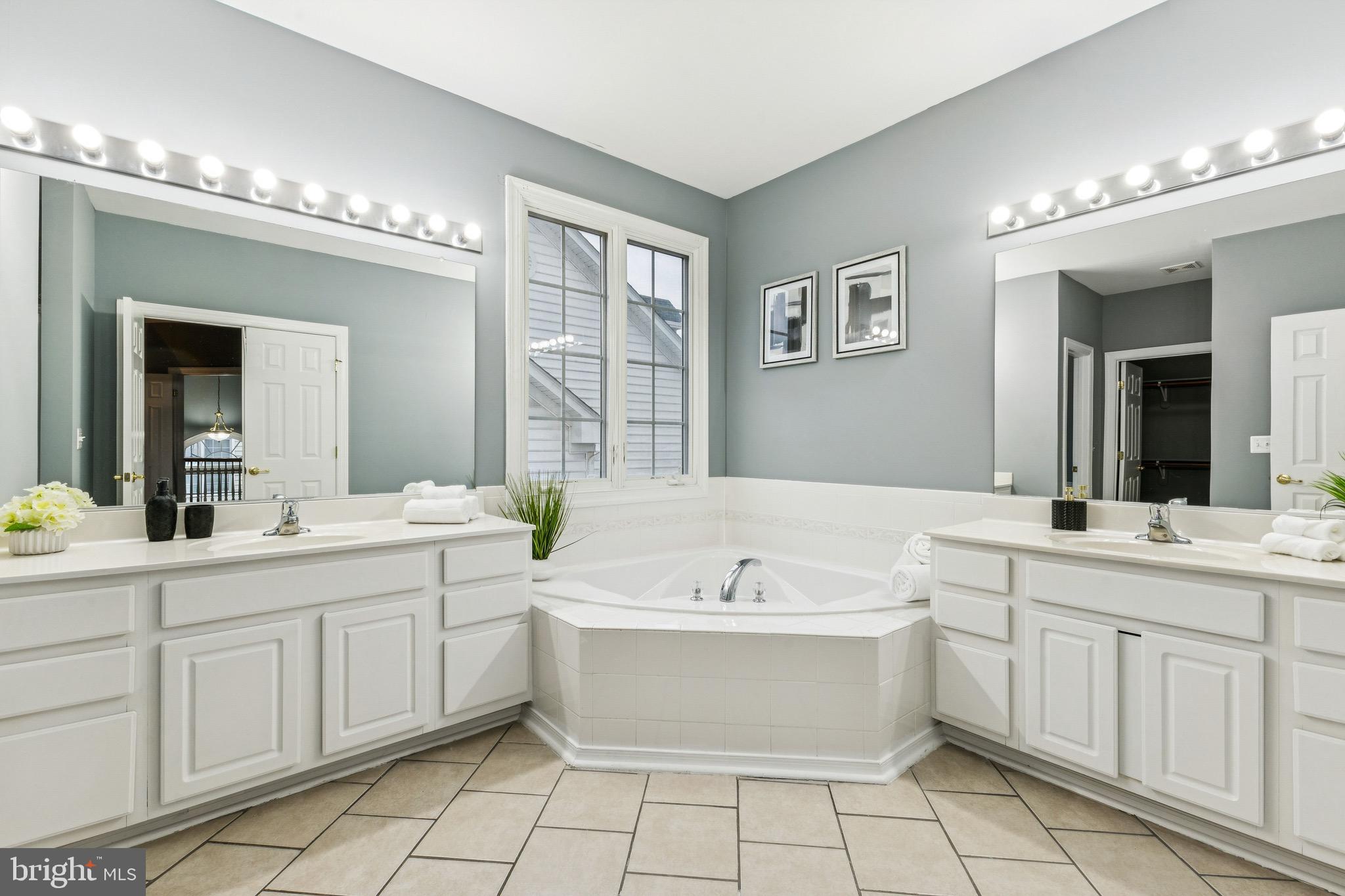 PORT POTOMAC - Residential