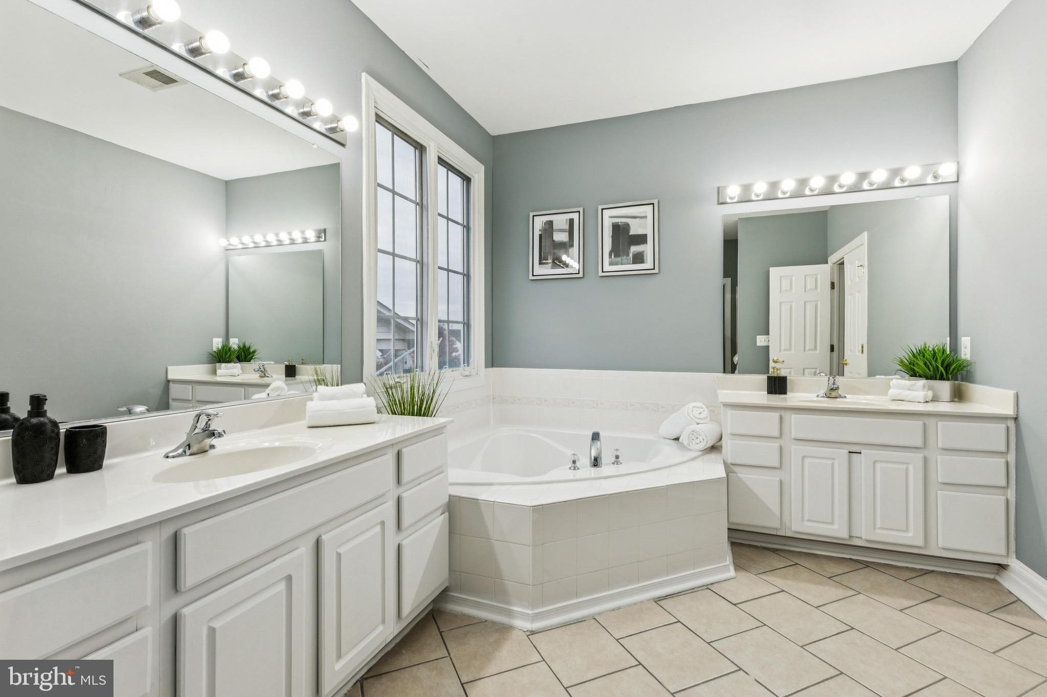 PORT POTOMAC - Residential