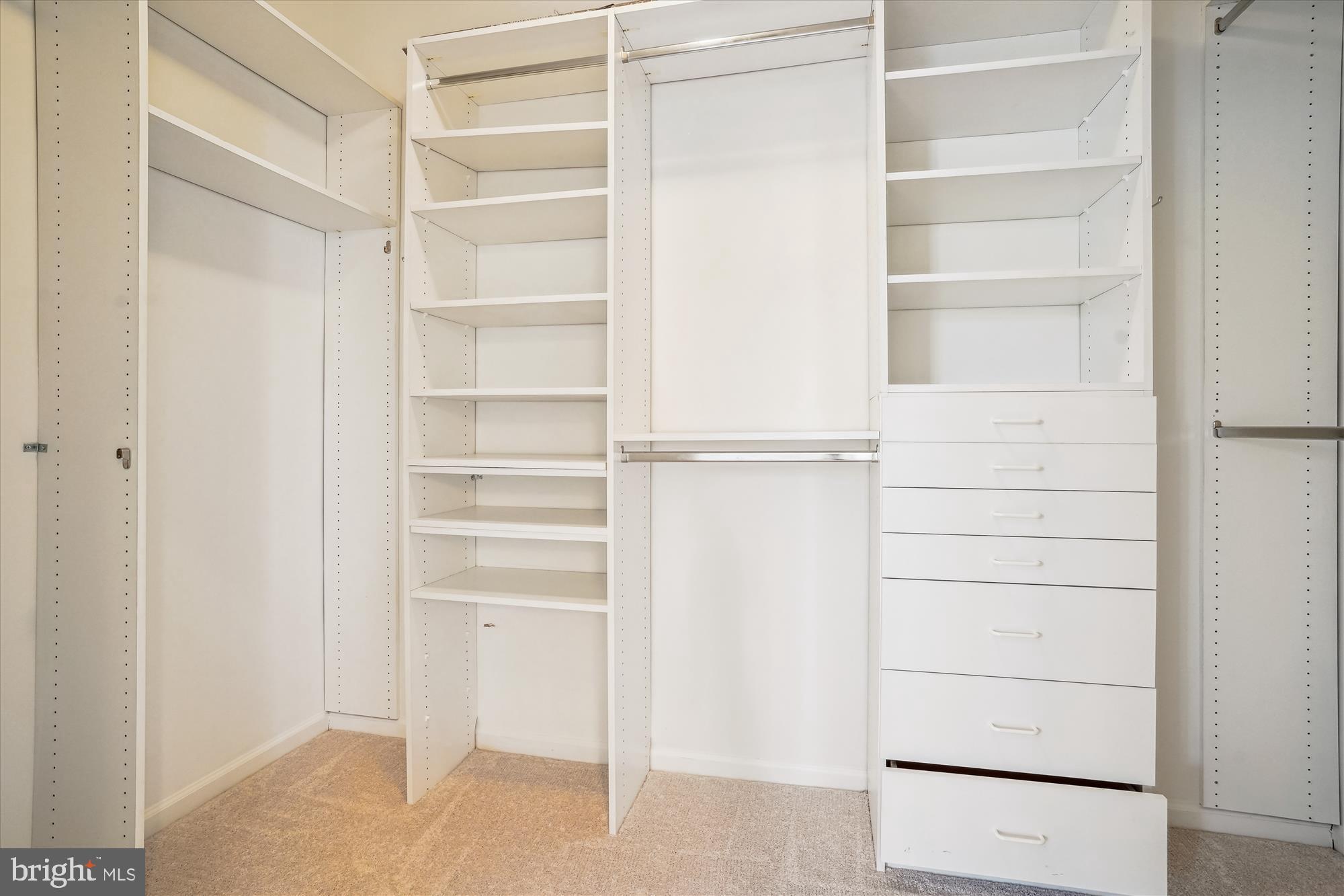 BLOOMS CROSSING - Residential