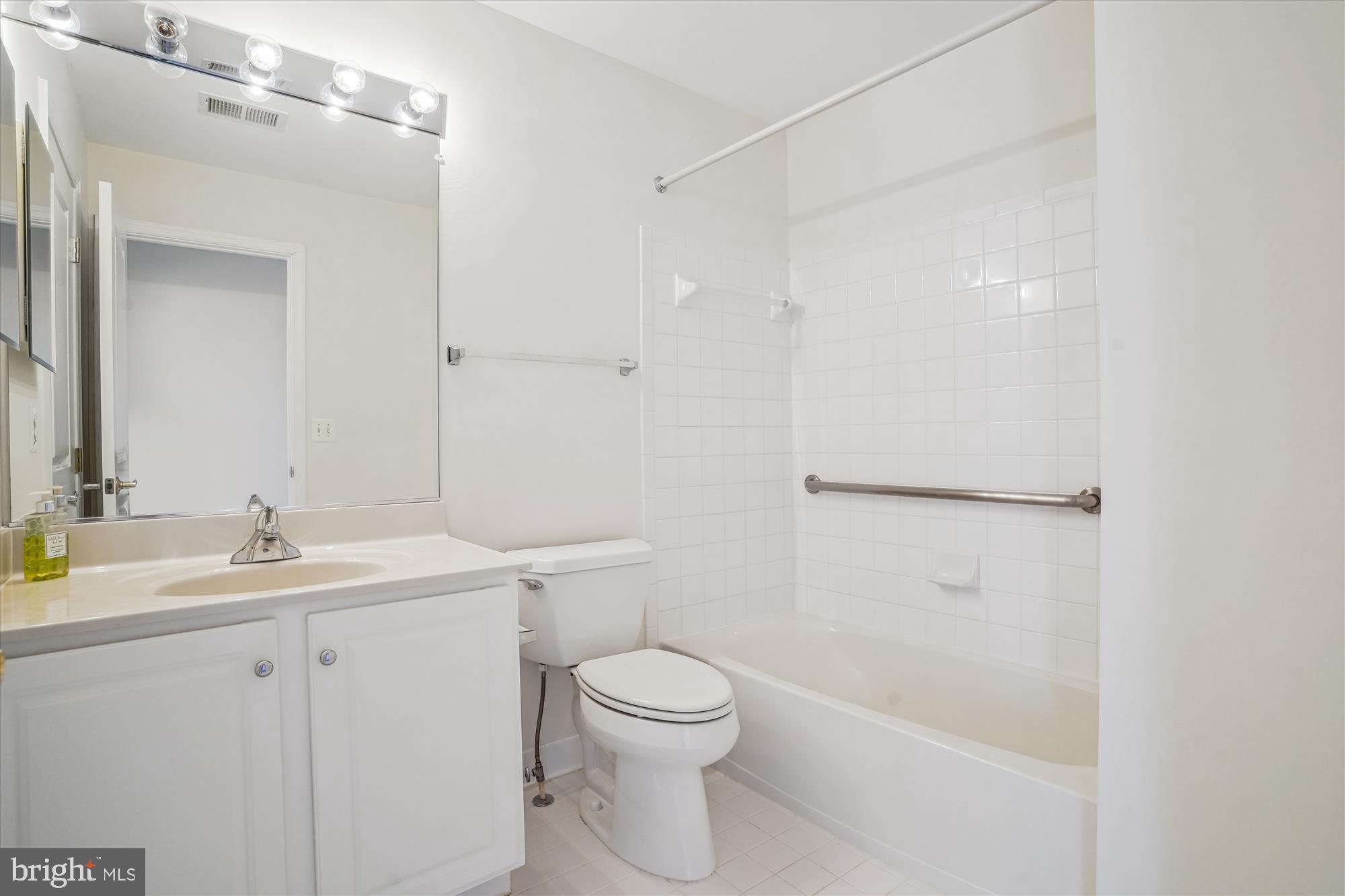 BLOOMS CROSSING - Residential