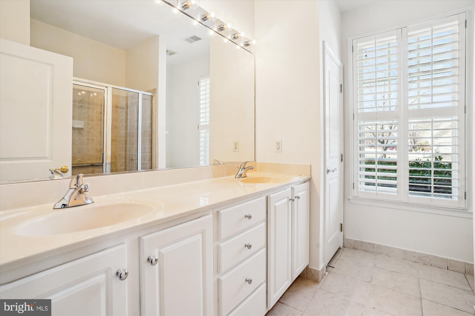 BLOOMS CROSSING - Residential