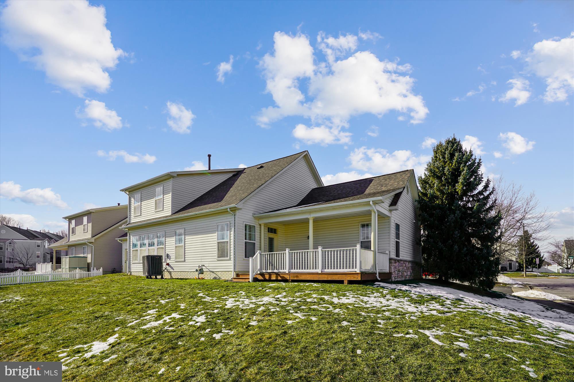 BLOOMS CROSSING - Residential