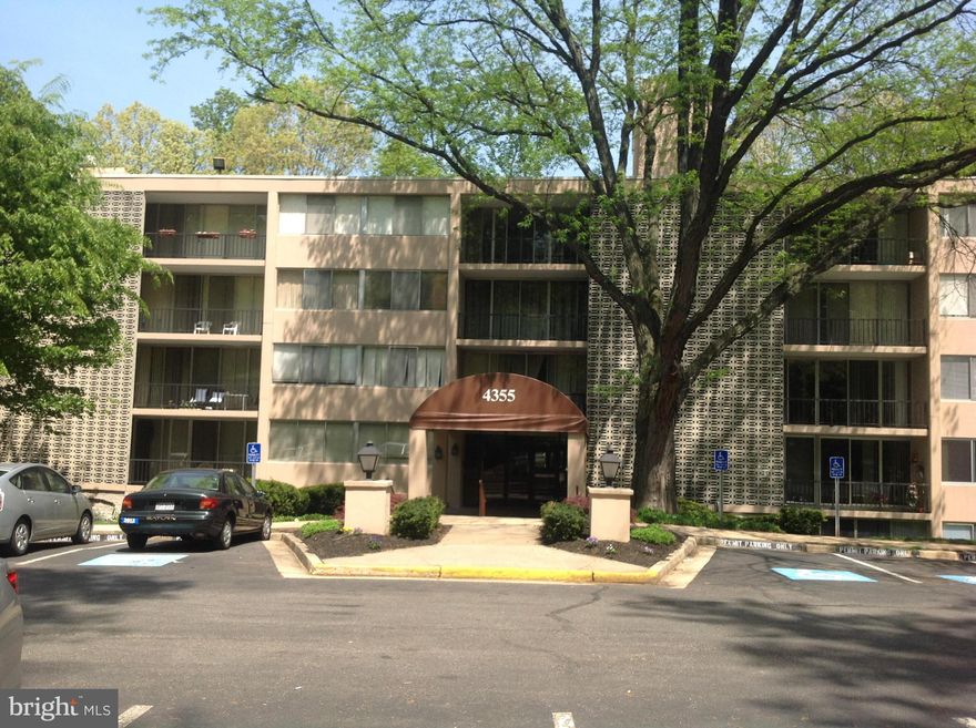 SPACIOUS, TOP-FLOOR 1-BEDROOM CONDO W/ OVERSIZED BALCONY**BRAND NEW BRAZILIAN TIGERWOOD FLOORS**KIT W/ NEW S/S LG APPLIANCES & GRANITE COUNTERS**GREAT LOCATION - MINUTES TO THE BELTWAY & CLOSE TO DC**CONDO FEE INCLUDES WATER AND GAS!!**GUEST PARKING, STORAGE UNIT IN BASEMENT, & LAUNDRY ON EACH FLOOR