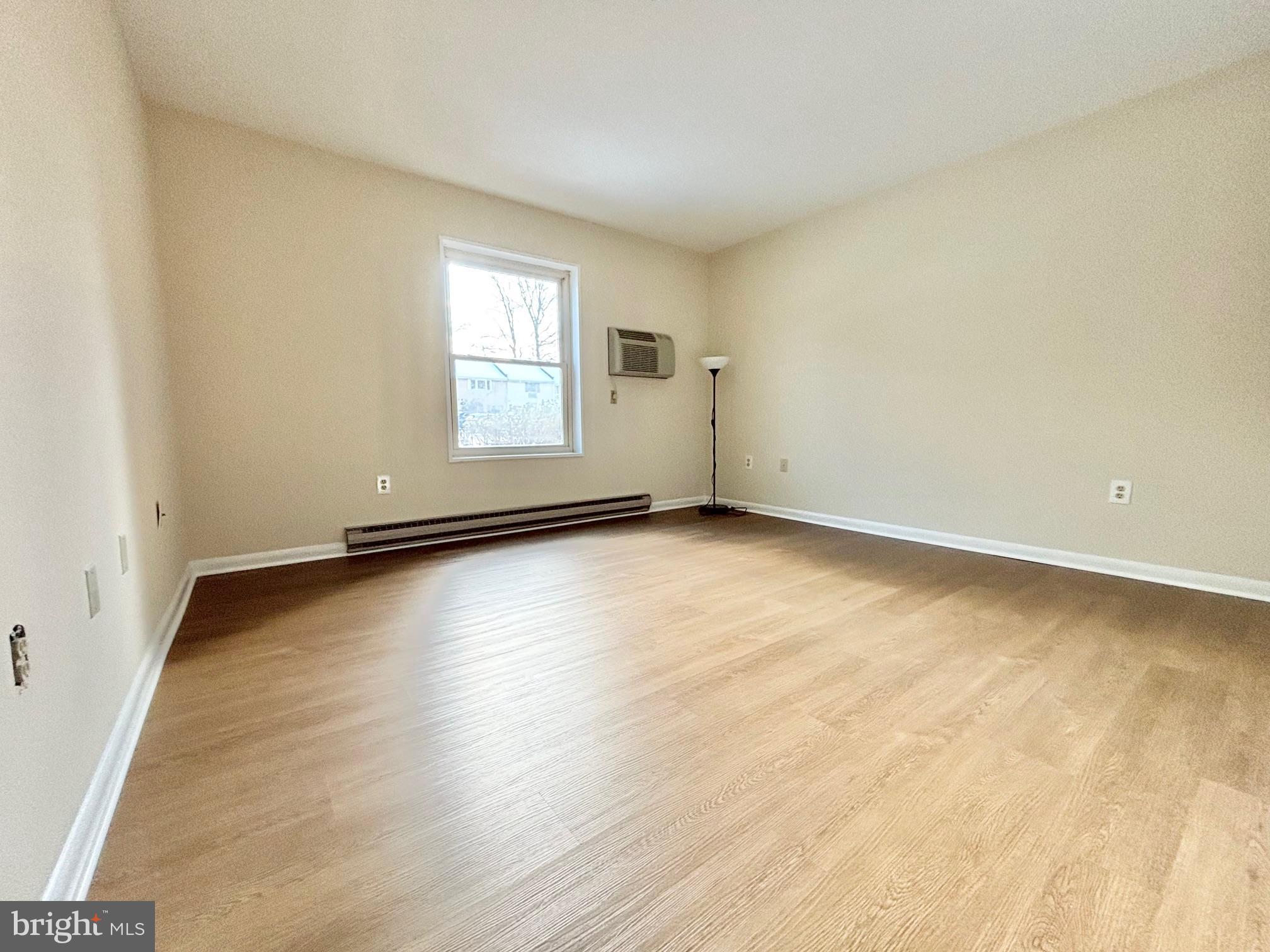 LEISURE WORLD - Residential