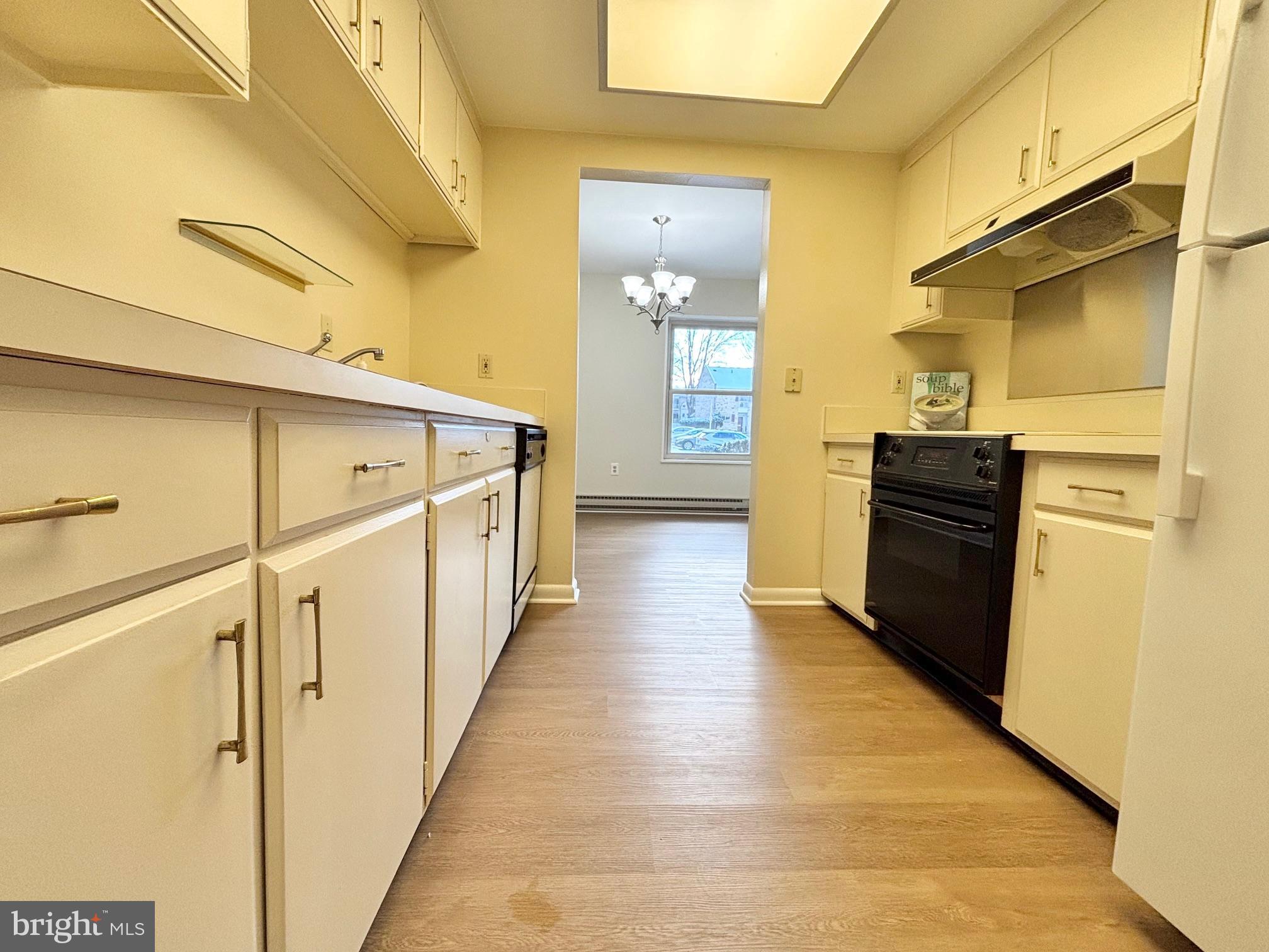 LEISURE WORLD - Residential