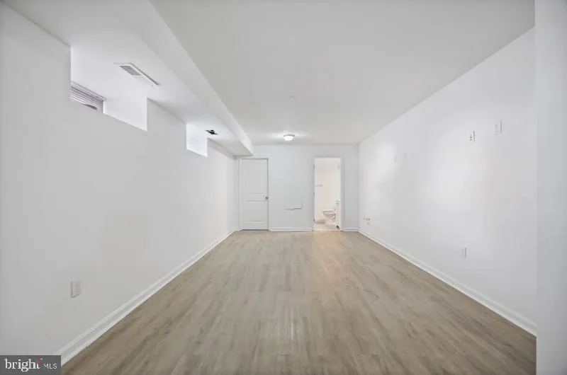 Baltimore, Maryland 21213, United States, 5 Bedrooms Bedrooms, ,5 BathroomsBathrooms,Residential,Active,254690