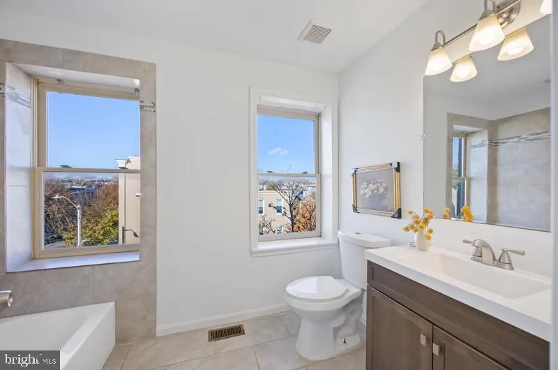 Baltimore, Maryland 21213, United States, 5 Bedrooms Bedrooms, ,5 BathroomsBathrooms,Residential,Active,254690