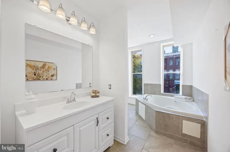 Baltimore, Maryland 21213, United States, 5 Bedrooms Bedrooms, ,5 BathroomsBathrooms,Residential,Active,254690