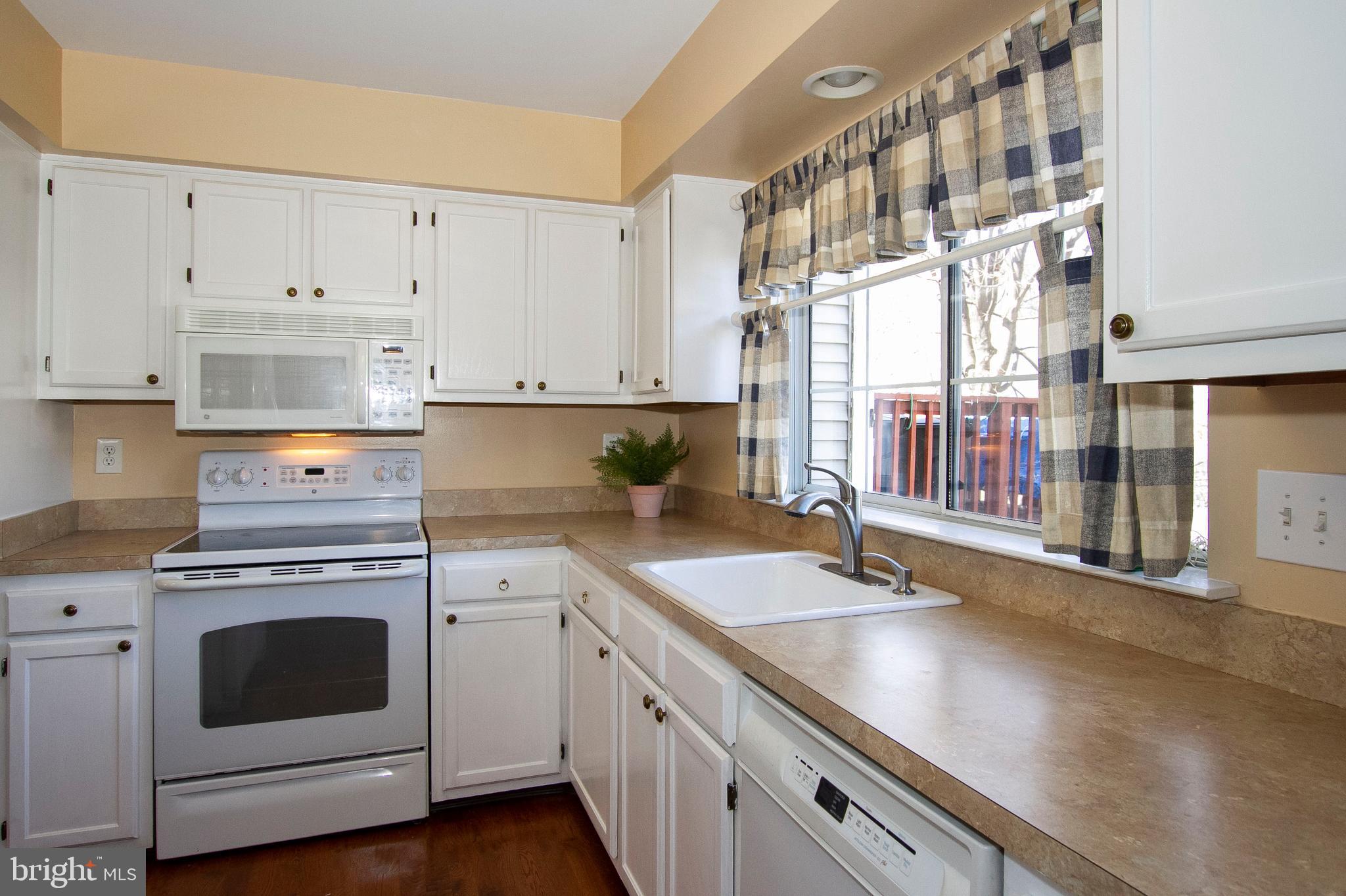 VILLAGE OF THOMAS RUN - Residential