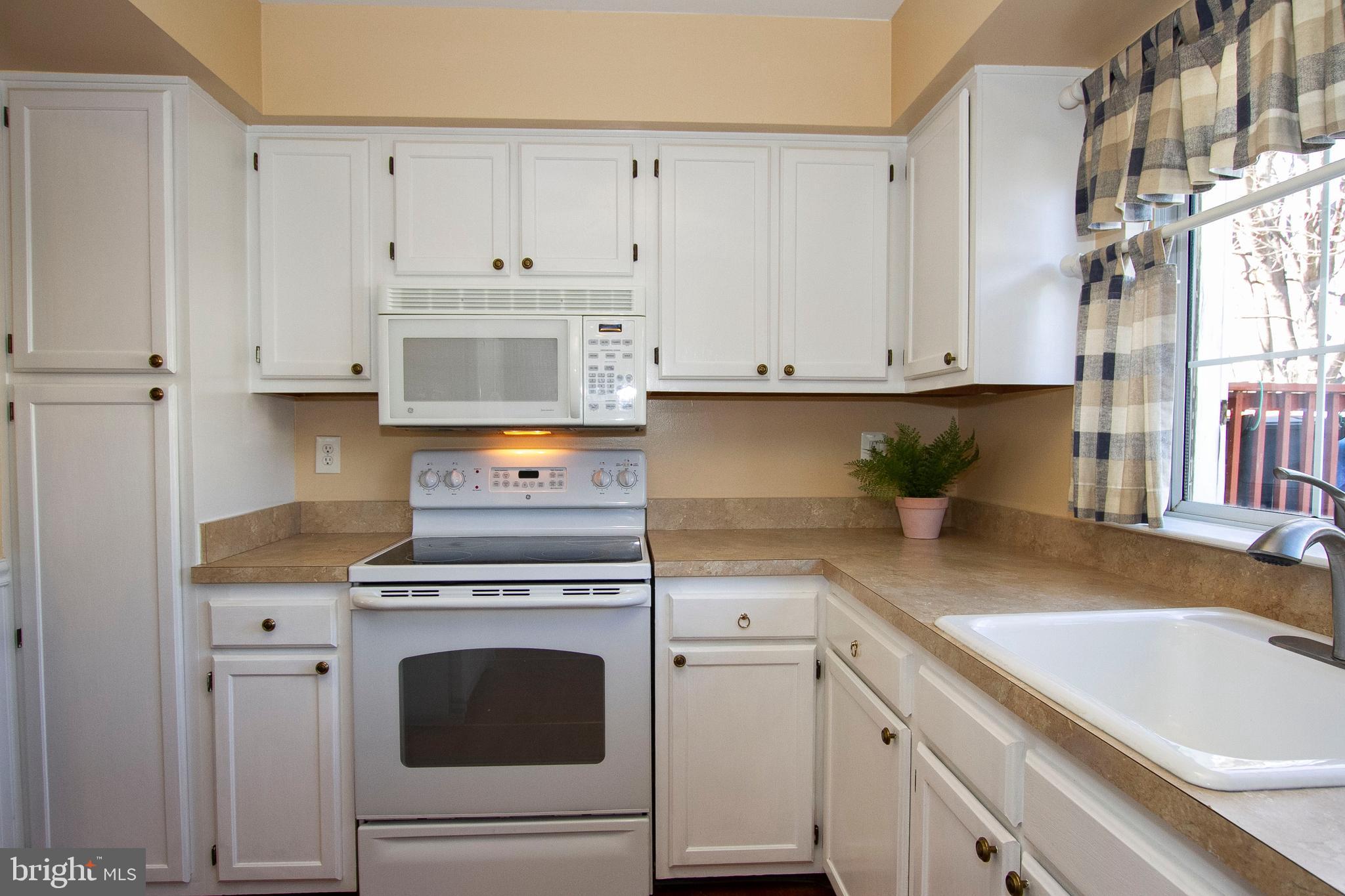 VILLAGE OF THOMAS RUN - Residential