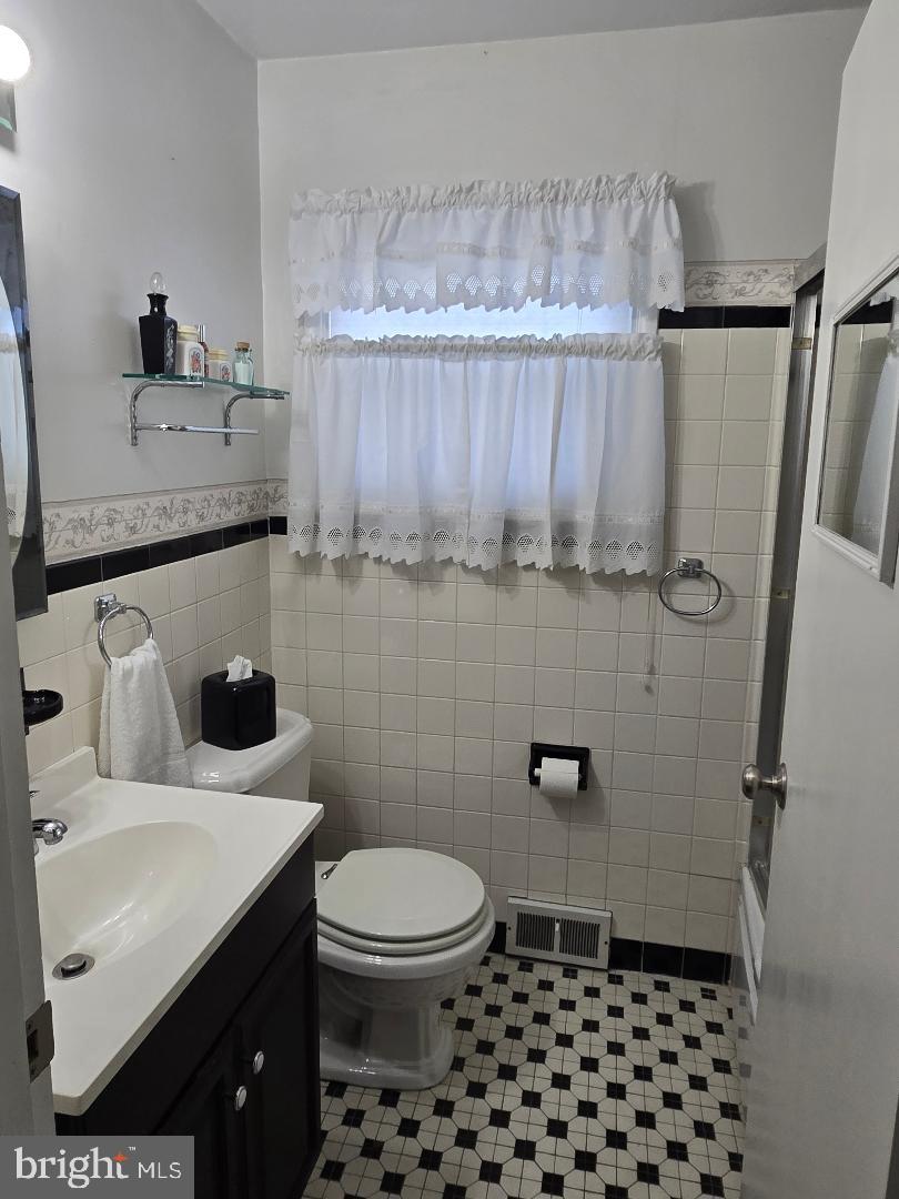 WYNNEWOOD VALLEY - Residential