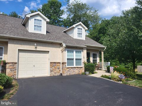 13 STUART DRIVE 13 NORRISTOWN PA 19401