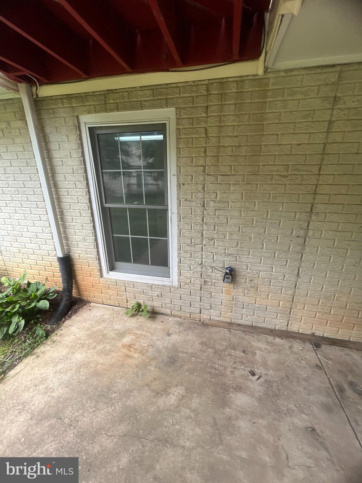 BLACKBURN VILLAGE - Residential Lease