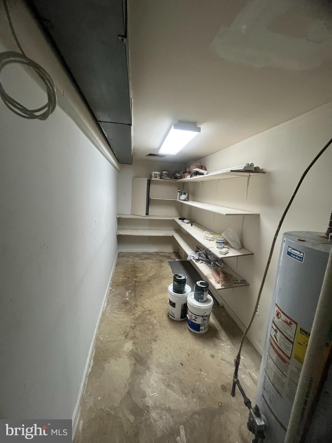 BLACKBURN VILLAGE - Residential Lease